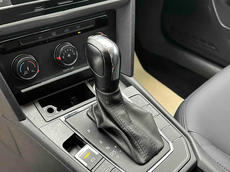 Volkswagen Lamando 2018 230TSI DSG Fashion Edition interior photo 8 Volkswagen Lamando 2018 230TSI DSG Fashion Edition interior photo 8