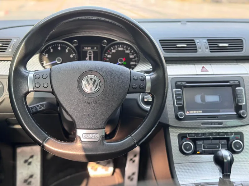 Volkswagen Passat 2008 R36 Travel version interior photo 9 Volkswagen Passat 2008 R36 Travel version interior photo 9
