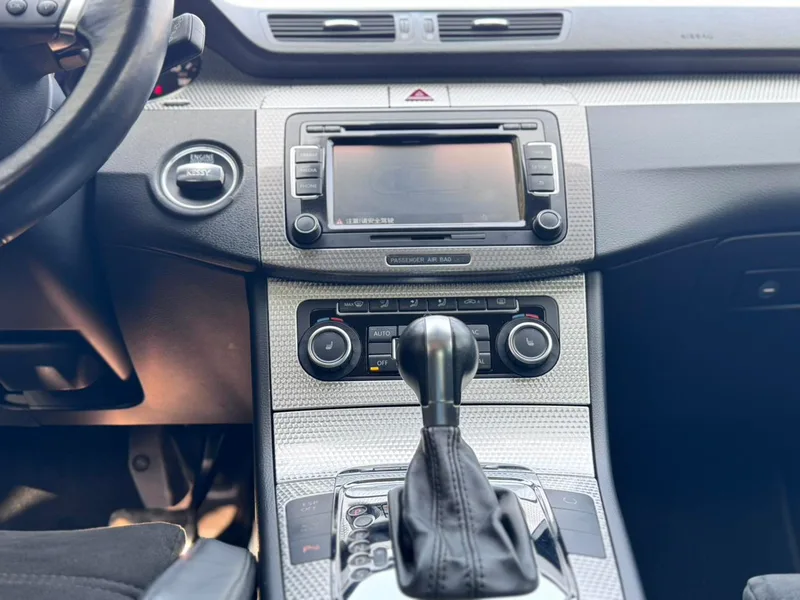 Volkswagen Passat 2008 R36 Travel version interior photo 11 Volkswagen Passat 2008 R36 Travel version interior photo 11