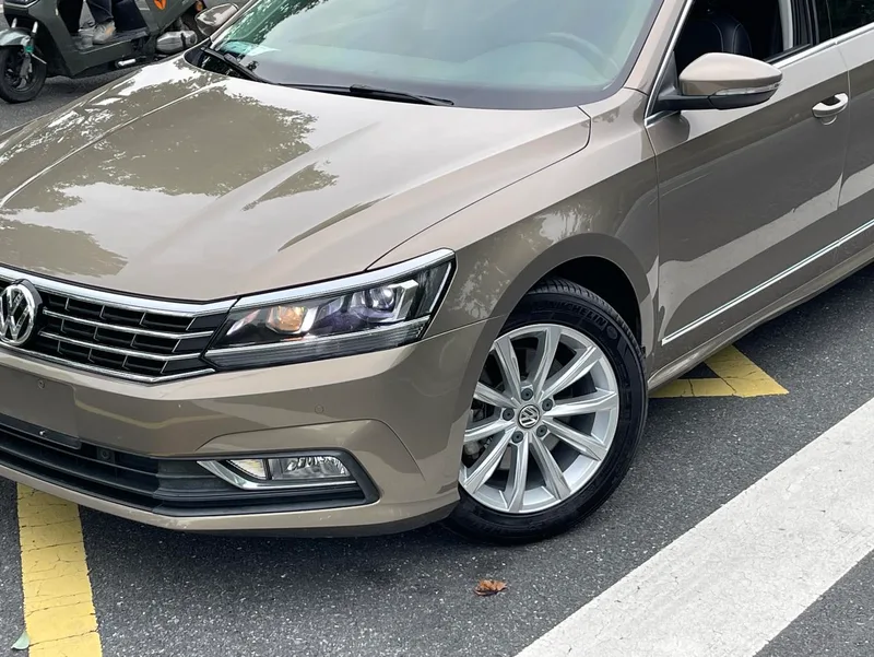 Volkswagen Passat 2017 330TSI DSG Honor Edition exterior photo 2 Volkswagen Passat 2017 330TSI DSG Honor Edition exterior photo 2