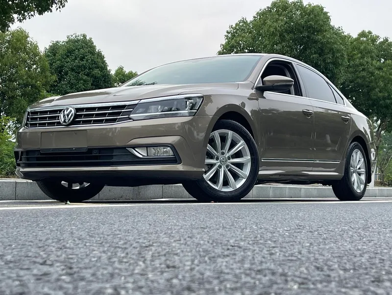 Volkswagen Passat 2017 330TSI DSG Honor Edition exterior photo 4 Volkswagen Passat 2017 330TSI DSG Honor Edition exterior photo 4