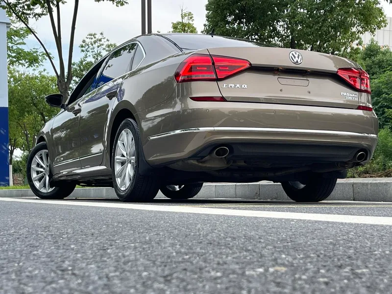 Volkswagen Passat 2017 330TSI DSG Honor Edition exterior photo 6 Volkswagen Passat 2017 330TSI DSG Honor Edition exterior photo 6