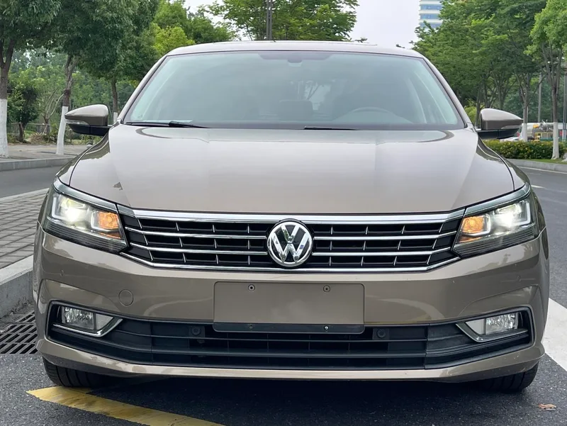 Volkswagen Passat 2017 330TSI DSG Honor Edition interior photo 17 Volkswagen Passat 2017 330TSI DSG Honor Edition interior photo 17