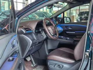 Toyota Granvia 2023 Intelligent electric hybrid double engine 2.5L Flagship VIP exterior photo 3 Toyota Granvia 2023 Intelligent electric hybrid double engine 2.5L Flagship VIP exterior photo 3