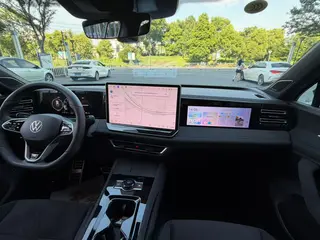 Volkswagen Tiguan L 2024 Pro 380TSI Tracción a las cuatro ruedas R-Line Edición Zhizun interior foto 10 Volkswagen Tiguan L 2024 Pro 380TSI Tracción a las cuatro ruedas R-Line Edición Zhizun interior foto 10