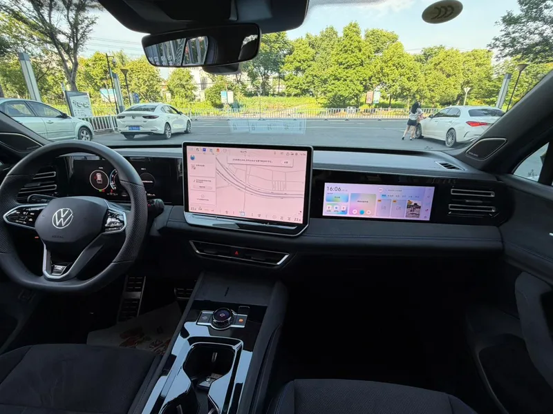 Volkswagen Tiguan L 2024 Pro 380TSI Tracción a las cuatro ruedas R-Line Edición Zhizun interior foto 10 Volkswagen Tiguan L 2024 Pro 380TSI Tracción a las cuatro ruedas R-Line Edición Zhizun interior foto 10