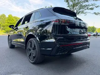 Volkswagen Tiguan L 2024 Pro 380TSI Tracción a las cuatro ruedas R-Line Edición Zhizun interior foto 14 Volkswagen Tiguan L 2024 Pro 380TSI Tracción a las cuatro ruedas R-Line Edición Zhizun interior foto 14