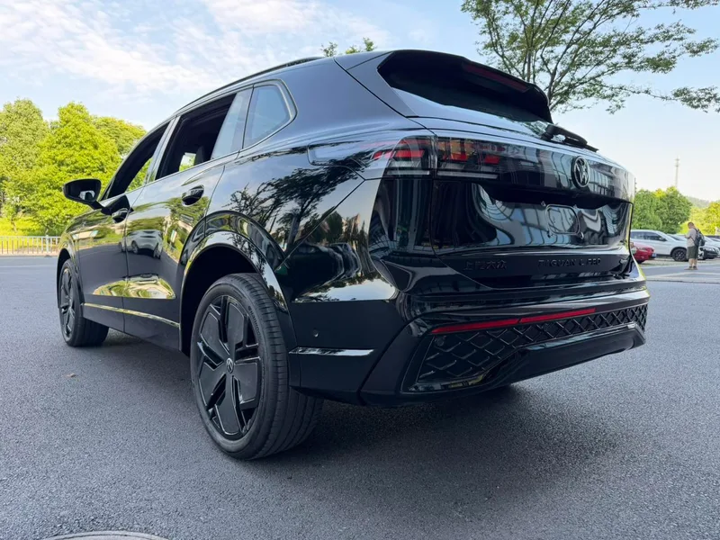 Volkswagen Tiguan L 2024 Pro 380TSI Tracción a las cuatro ruedas R-Line Edición Zhizun interior foto 14 Volkswagen Tiguan L 2024 Pro 380TSI Tracción a las cuatro ruedas R-Line Edición Zhizun interior foto 14