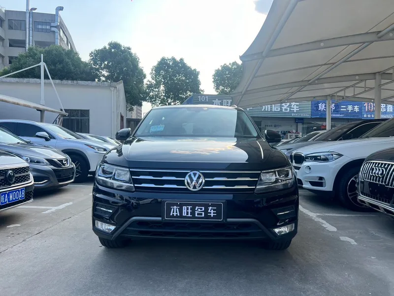 Volkswagen Tiguan L 2020 330TSI Version de confort panoramique automatique à deux roues motrices État VI extérieur photo 2 Volkswagen Tiguan L 2020 330TSI Version de confort panoramique automatique à deux roues motrices État VI extérieur photo 2