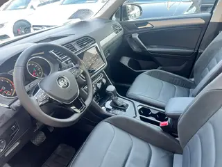 Volkswagen Tiguan L 2020 330TSI Version de confort panoramique automatique à deux roues motrices État VI extérieur photo 4 Volkswagen Tiguan L 2020 330TSI Version de confort panoramique automatique à deux roues motrices État VI extérieur photo 4