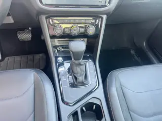 Volkswagen Tiguan L 2020 330TSI Version de confort panoramique automatique à deux roues motrices État VI intérieur photo 11 Volkswagen Tiguan L 2020 330TSI Version de confort panoramique automatique à deux roues motrices État VI intérieur photo 11