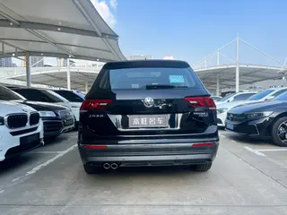 Volkswagen Tiguan L 2020 330TSI Version de confort panoramique automatique à deux roues motrices État VI intérieur photo 17 Volkswagen Tiguan L 2020 330TSI Version de confort panoramique automatique à deux roues motrices État VI intérieur photo 17