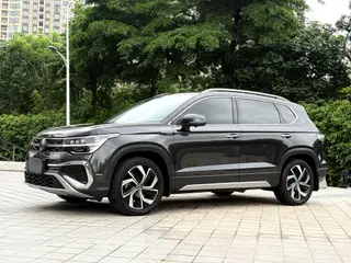 Volkswagen Tharu 2023 300TSI Versión de luna llena con tracción en dos ruedas