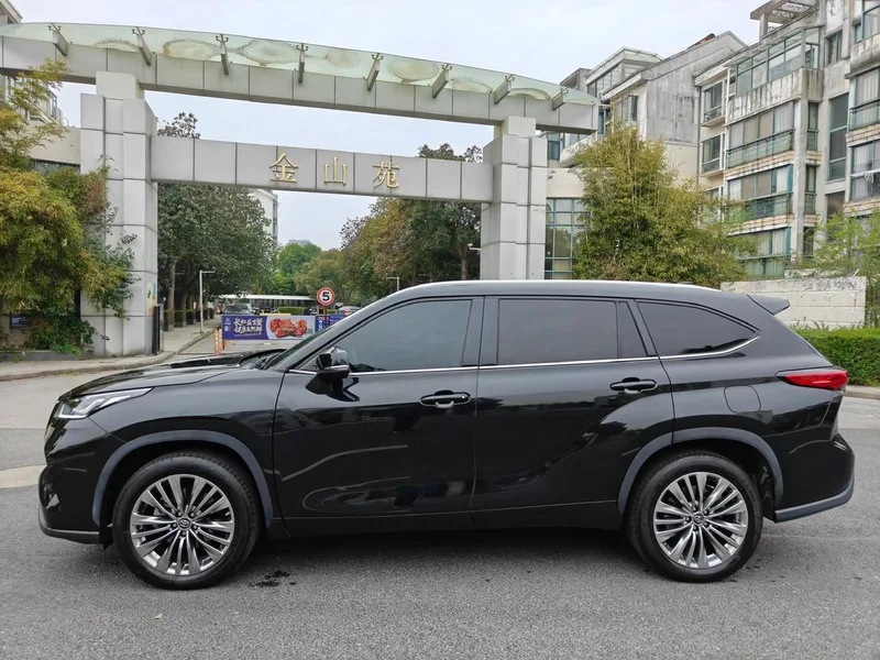 Toyota Highlander 2022 Dual Power 2.5L Four-wheel drive Premium Edition 7 seat exterior photo 3 Toyota Highlander 2022 Dual Power 2.5L Four-wheel drive Premium Edition 7 seat exterior photo 3