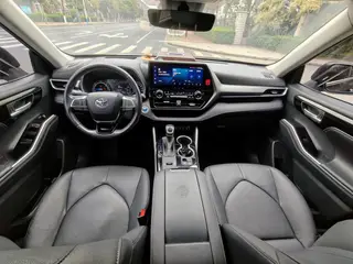 Toyota Highlander 2022 Dual Power 2.5L Four-wheel drive Premium Edition 7 seat interior photo 8 Toyota Highlander 2022 Dual Power 2.5L Four-wheel drive Premium Edition 7 seat interior photo 8