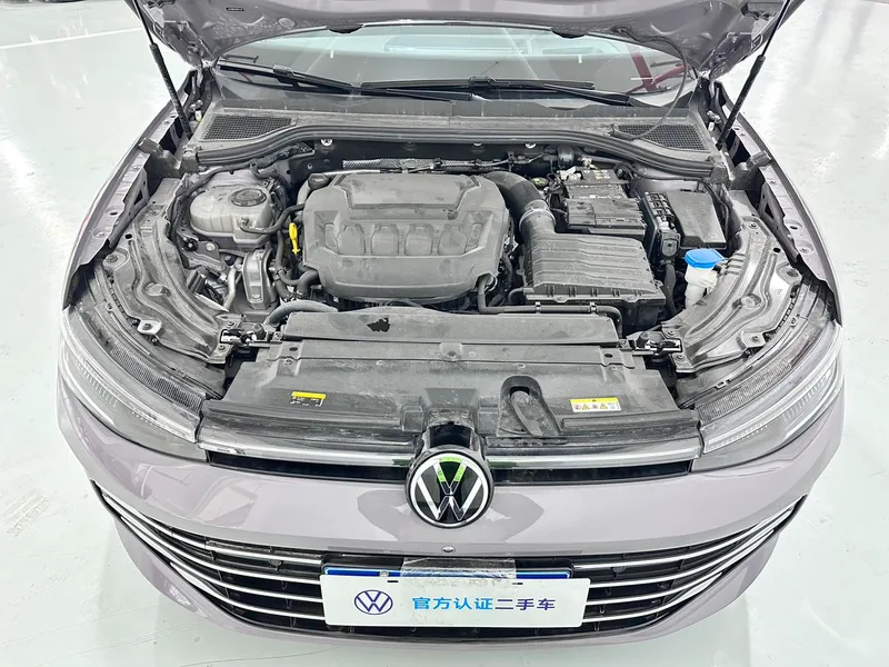 Volkswagen Passat 2025 Pro 380TSI Long Zun Edition interior photo 9 Volkswagen Passat 2025 Pro 380TSI Long Zun Edition interior photo 9