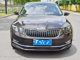 Skoda Octavia 2018 1.6L Automatic Luxury Edition exterior photo 2 Skoda Octavia 2018 1.6L Automatic Luxury Edition exterior photo 2