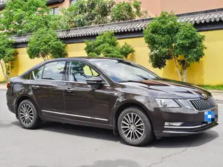Skoda Octavia 2018 1.6L Automatic Luxury Edition exterior photo 3 Skoda Octavia 2018 1.6L Automatic Luxury Edition exterior photo 3