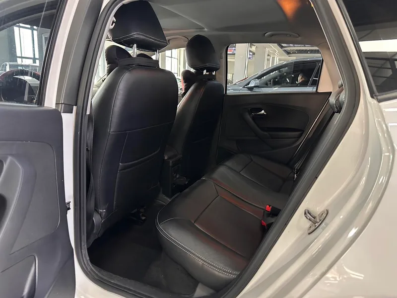 Volkswagen Polo 2016 1.6L Automatic Comfort Type exterior photo 6 Volkswagen Polo 2016 1.6L Automatic Comfort Type exterior photo 6