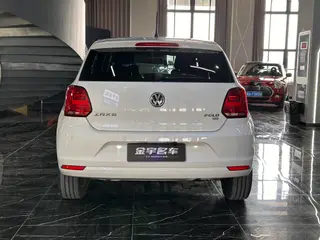 Volkswagen Polo 2016 1.6L Automatic Comfort Type interior photo 10 Volkswagen Polo 2016 1.6L Automatic Comfort Type interior photo 10