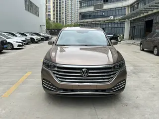Volkswagen Viloran 2020 380TSI Versión de lujo exterior foto 2 Volkswagen Viloran 2020 380TSI Versión de lujo exterior foto 2