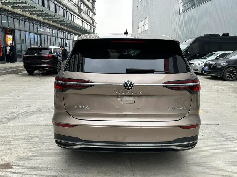 Volkswagen Viloran 2020 380TSI Versión de lujo exterior foto 5 Volkswagen Viloran 2020 380TSI Versión de lujo exterior foto 5