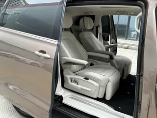 Volkswagen Viloran 2020 380TSI Versión de lujo interior foto 18 Volkswagen Viloran 2020 380TSI Versión de lujo interior foto 18