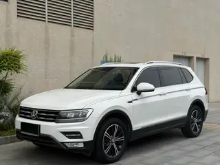 Volkswagen Tiguan L 2020 330TSI Versión de confort panorámica automática con tracción en dos ruedas País VI