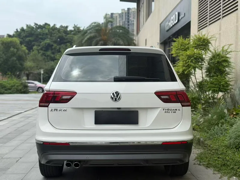 Volkswagen Tiguan L 2020 330TSI Automatic two-wheel drive panoramic comfort version Country VI exterior photo 5 Volkswagen Tiguan L 2020 330TSI Automatic two-wheel drive panoramic comfort version Country VI exterior photo 5