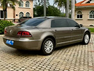 Volkswagen Phaeton 2014 3.0L Business Type exterior photo 4 Volkswagen Phaeton 2014 3.0L Business Type exterior photo 4