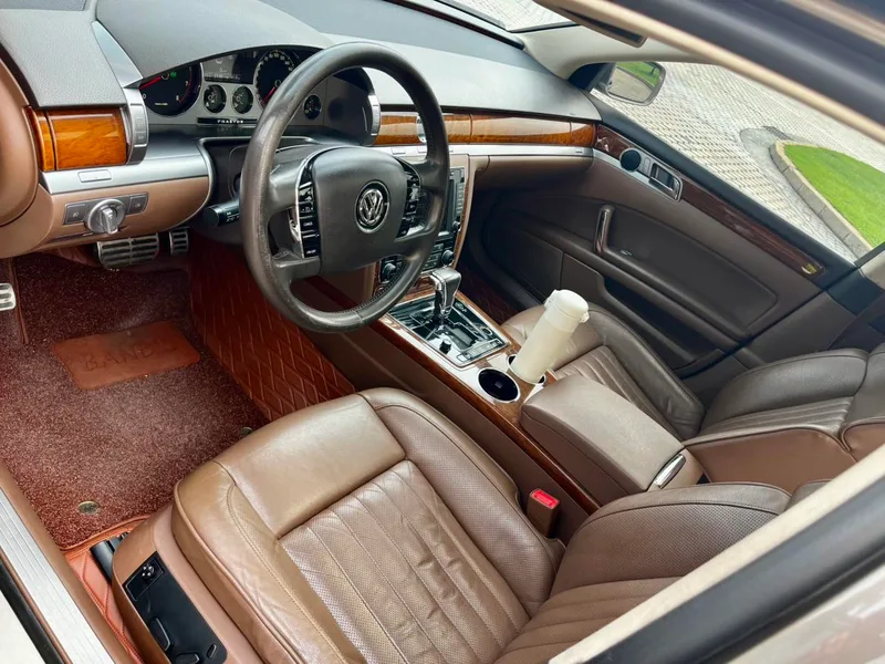 Volkswagen Phaeton 2014 3.0L Business Type interior photo 7 Volkswagen Phaeton 2014 3.0L Business Type interior photo 7