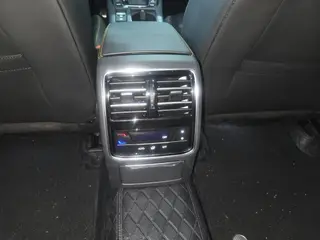 Volkswagen CC 2025 330TSI Dazzling all-in-one interior photo 8 Volkswagen CC 2025 330TSI Dazzling all-in-one interior photo 8