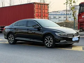 Volkswagen Magotan 2020 330TSI DSG Leading Type exterior photo 3 Volkswagen Magotan 2020 330TSI DSG Leading Type exterior photo 3