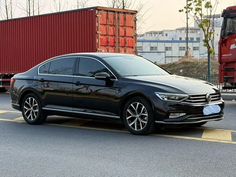 Volkswagen Magotan 2020 330TSI DSG Leading Type exterior photo 3 Volkswagen Magotan 2020 330TSI DSG Leading Type exterior photo 3