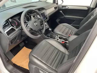 Volkswagen Touan L 2018 280TSI Automatic Comfort Version 7 seat China V exterior photo 6 Volkswagen Touan L 2018 280TSI Automatic Comfort Version 7 seat China V exterior photo 6