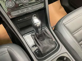 Volkswagen Touan L 2018 280TSI Automatic Comfort Version 7 seat China V interior photo 11 Volkswagen Touan L 2018 280TSI Automatic Comfort Version 7 seat China V interior photo 11