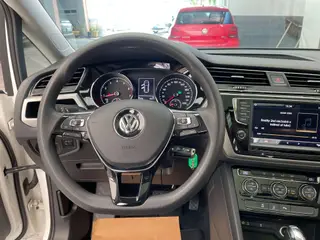 Volkswagen Touan L 2018 280TSI Automatic Comfort Version 7 seat China V interior photo 14 Volkswagen Touan L 2018 280TSI Automatic Comfort Version 7 seat China V interior photo 14