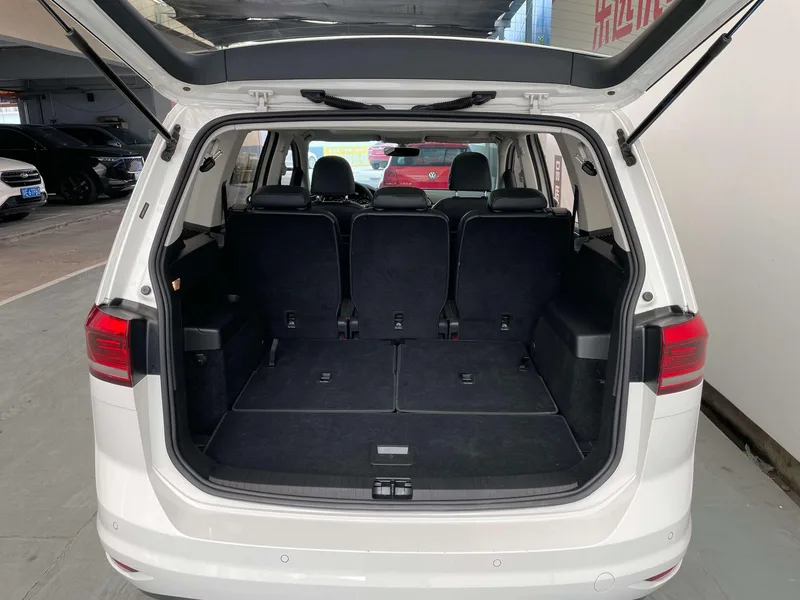 Volkswagen Touan L 2018 280TSI Automatic Comfort Version 7 seat China V interior photo 18 Volkswagen Touan L 2018 280TSI Automatic Comfort Version 7 seat China V interior photo 18