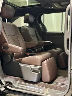 Toyota Sienna 2023 Doble motor 2.5L Edición de platino interior foto 11 Toyota Sienna 2023 Doble motor 2.5L Edición de platino interior foto 11