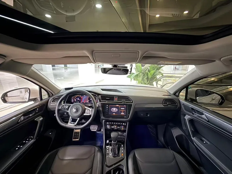 Volkswagen Tiguan L 2021 330TSI Automatic two-wheel drive R-Line Enjoy more version exterior photo 4 Volkswagen Tiguan L 2021 330TSI Automatic two-wheel drive R-Line Enjoy more version exterior photo 4
