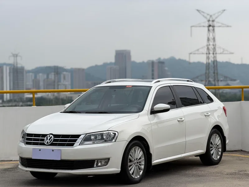 Volkswagen Gran Lavida 2014 1.6L Automatic Sports Edition exterior photo 1 Volkswagen Gran Lavida 2014 1.6L Automatic Sports Edition exterior photo 1