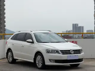 Volkswagen Gran Lavida 2014 1.6L Automatic Sports Edition exterior photo 3 Volkswagen Gran Lavida 2014 1.6L Automatic Sports Edition exterior photo 3
