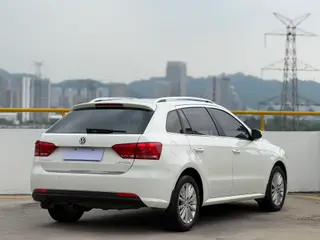 Volkswagen Gran Lavida 2014 1.6L Automatic Sports Edition exterior photo 4 Volkswagen Gran Lavida 2014 1.6L Automatic Sports Edition exterior photo 4