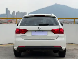 Volkswagen Gran Lavida 2014 1.6L Automatic Sports Edition exterior photo 5 Volkswagen Gran Lavida 2014 1.6L Automatic Sports Edition exterior photo 5