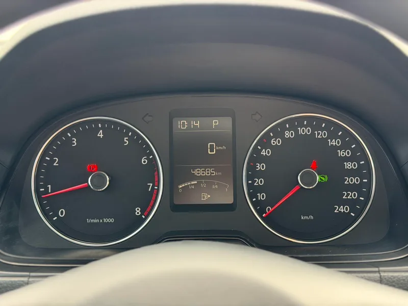 Volkswagen Gran Lavida 2014 1.6L Automatic Sports Edition interior photo 11 Volkswagen Gran Lavida 2014 1.6L Automatic Sports Edition interior photo 11