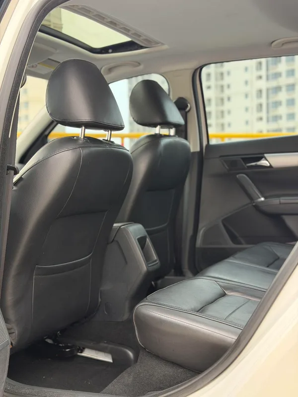 Volkswagen Gran Lavida 2014 1.6L Automatic Sports Edition interior photo 15 Volkswagen Gran Lavida 2014 1.6L Automatic Sports Edition interior photo 15