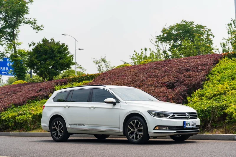 Volkswagen Variant 2018 380TSI Two-wheel drive comfortable version exterior photo 4 Volkswagen Variant 2018 380TSI Two-wheel drive comfortable version exterior photo 4