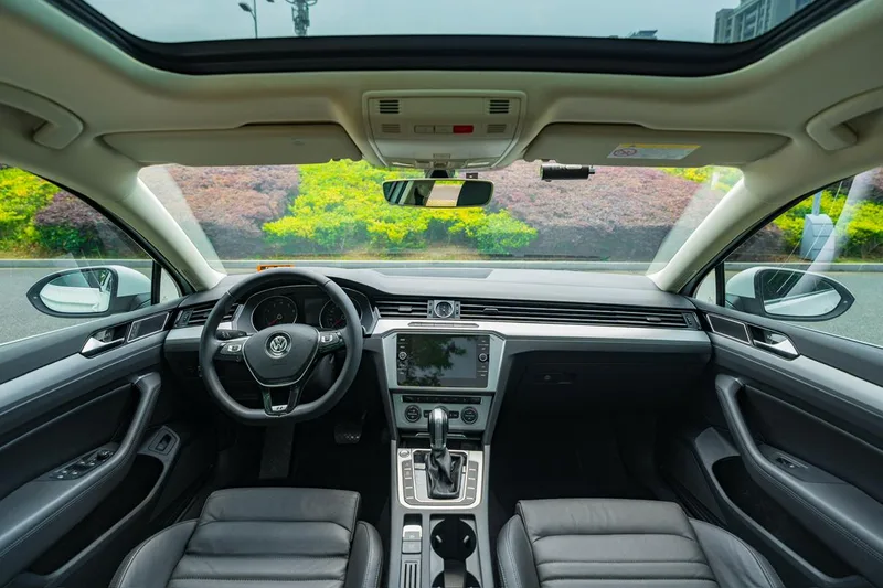 Volkswagen Variant 2018 380TSI Two-wheel drive comfortable version interior photo 9 Volkswagen Variant 2018 380TSI Two-wheel drive comfortable version interior photo 9