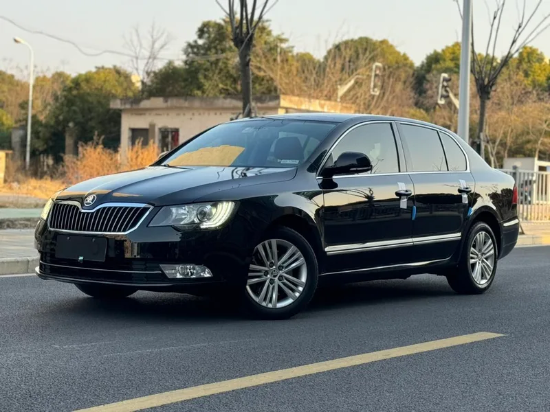 Skoda Superb 2013 1.8TSI Automatic Yashi Edition exterior photo 1 Skoda Superb 2013 1.8TSI Automatic Yashi Edition exterior photo 1