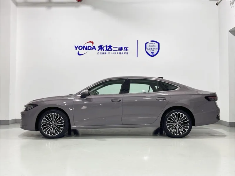 Volkswagen Passat 2025 Pro 380TSI Long Zun Edition exterior photo 2 Volkswagen Passat 2025 Pro 380TSI Long Zun Edition exterior photo 2